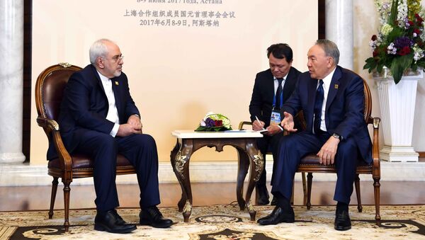 Заместитель министра иностранных дел Ирана Ибрагим Рахимпур и президент Казахстана Нурсултан Назарбаев - Sputnik Казахстан
