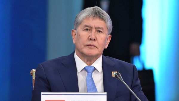 Президент Кыргызстана Алмазбек Атамбаев на заседании ШОС в Астане - Sputnik Казахстан