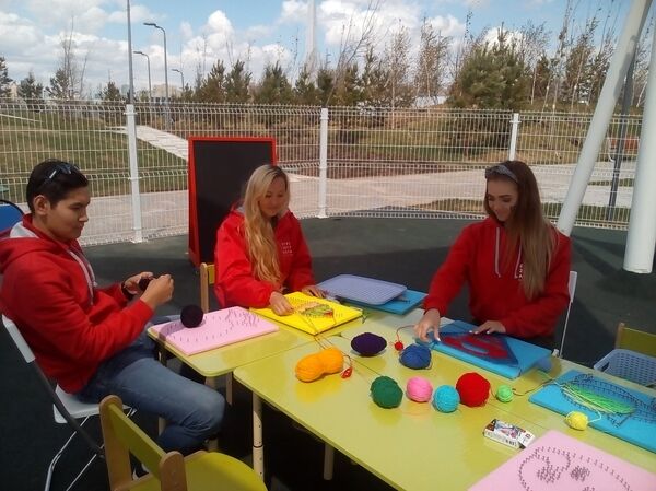 Аниматоры для детей на территории ЭКСПО Аниматоры для детей на территории ЭКСПО - Sputnik Казахстан