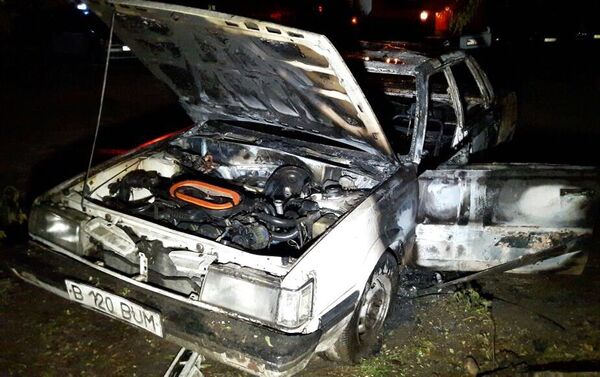 Автомобиль дотла сгорел в Алматы - Sputnik Казахстан