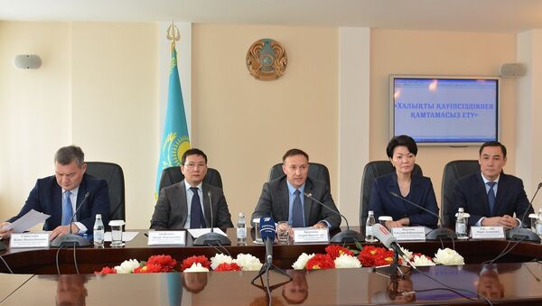 Заместитель генерального прокурора Казахстана Андрей Кравченко на брифинге в Актобе - Sputnik Казахстан