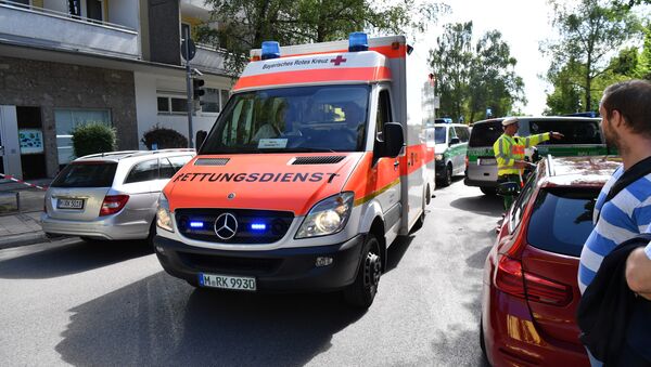 Машина скорой помощи на месте стрельбы в Мюнхене - Sputnik Казахстан