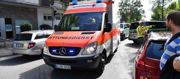 Машина скорой помощи на месте стрельбы в Мюнхене - Sputnik Казахстан