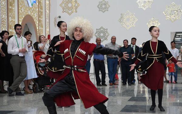 Лезгинка, вино, президент: Грузия принимает гостей на ЭКСПО - Sputnik Казахстан