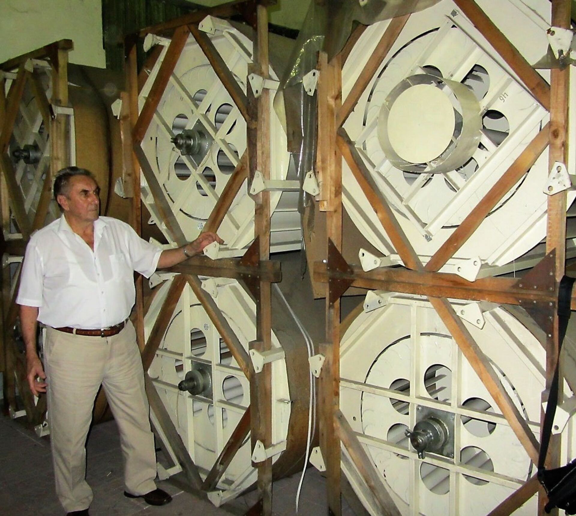 Модули ветровой турбины, из которых собираются ветровые электростанции мощностью от 1 до 5 кВт - Sputnik Казахстан, 1920, 23.01.2024