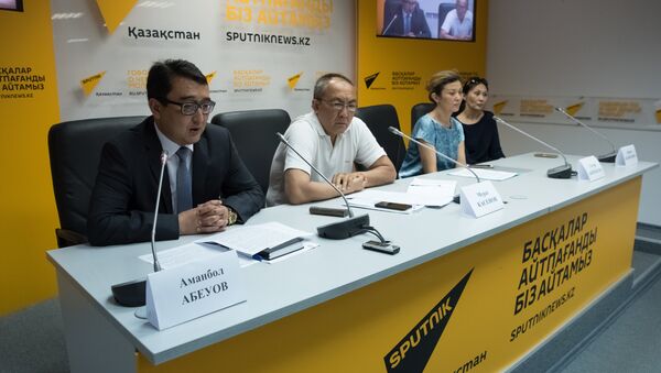 Участники пресс-конференции о проблемах дольщиков Азбука жилья - Sputnik Казахстан