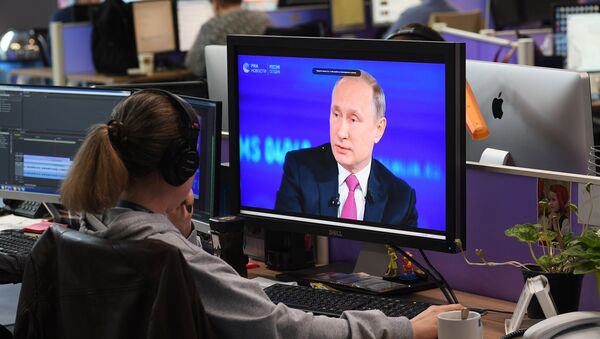 Трансляция Прямой линии с Владимиром Путиным - Sputnik Казахстан