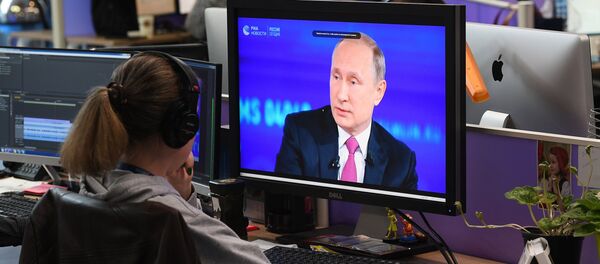Трансляция Прямой линии с Владимиром Путиным - Sputnik Казахстан