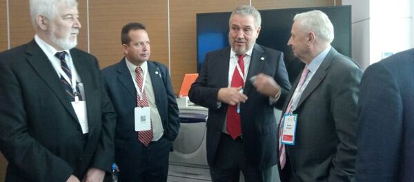 Фидель Кастро Диас-Баларт (третий слева) - Sputnik Казахстан