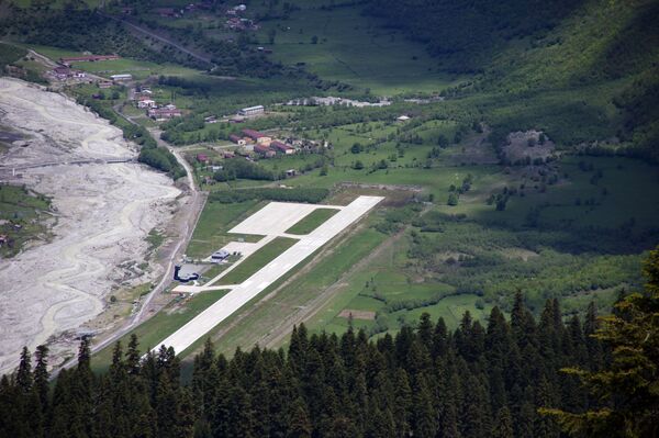 Аэропорт в поселке городского типа Местиа в Грузии - Sputnik Казахстан