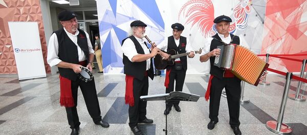 Бонжур из Парижа: музыкальный день в павильоне Франции на ЭКСПО Бонжур из Парижа: музыкальный день в павильоне Франции на ЭКСПО - Sputnik Казахстан