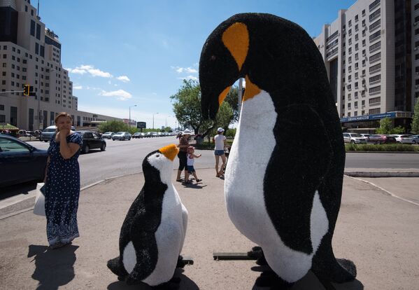Инсталляция пингвинов в Астане - Sputnik Казахстан