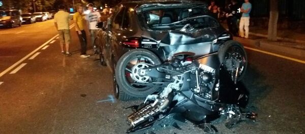 Авария с участием мотоциклиста на пр. Достык Авария с участием мотоциклиста на пр. Достык - Sputnik Казахстан