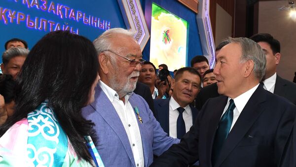Нурсултан Назарбаев во время V Всемирного курултая казахов - Sputnik Казахстан