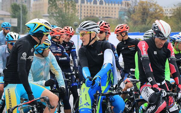 В велогонке приняли участие спортсмены из 14 стран Европы и Азии - Sputnik Казахстан
