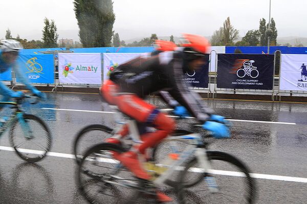 Соревнования успешно завершились, несмотря на дождь и температуру воздуха - +11°C. - Sputnik Казахстан