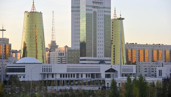 Здание парламента Казахстана в столице, архивное фото - Sputnik Казахстан