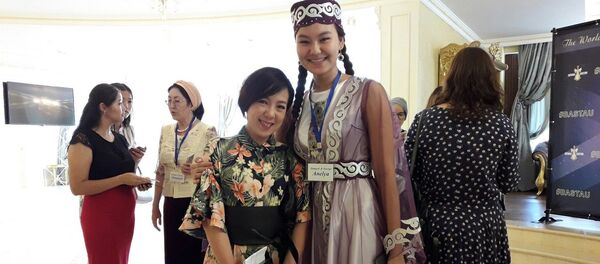 Лиза Кан приехала из Китая - Sputnik Казахстан