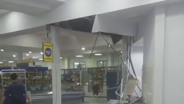 Потолок обрушился в ТД в Павлодаре - Sputnik Казахстан
