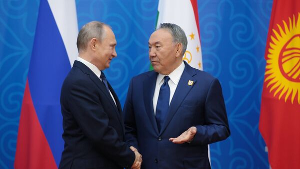 Владимир Путин и Нурсултан Назарбаев, архивное фото - Sputnik Казахстан