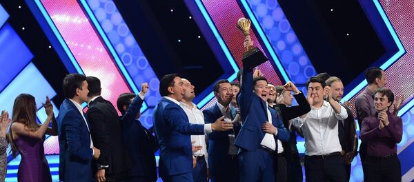 Каzaхи командасы КВН жазғы кубогын жеңіп алды Каzaхи командасы КВН жазғы кубогын жеңіп алды - Sputnik Қазақстан