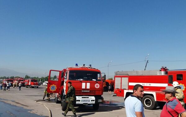 Пожар на рынке Алатау в Алматы - Sputnik Казахстан