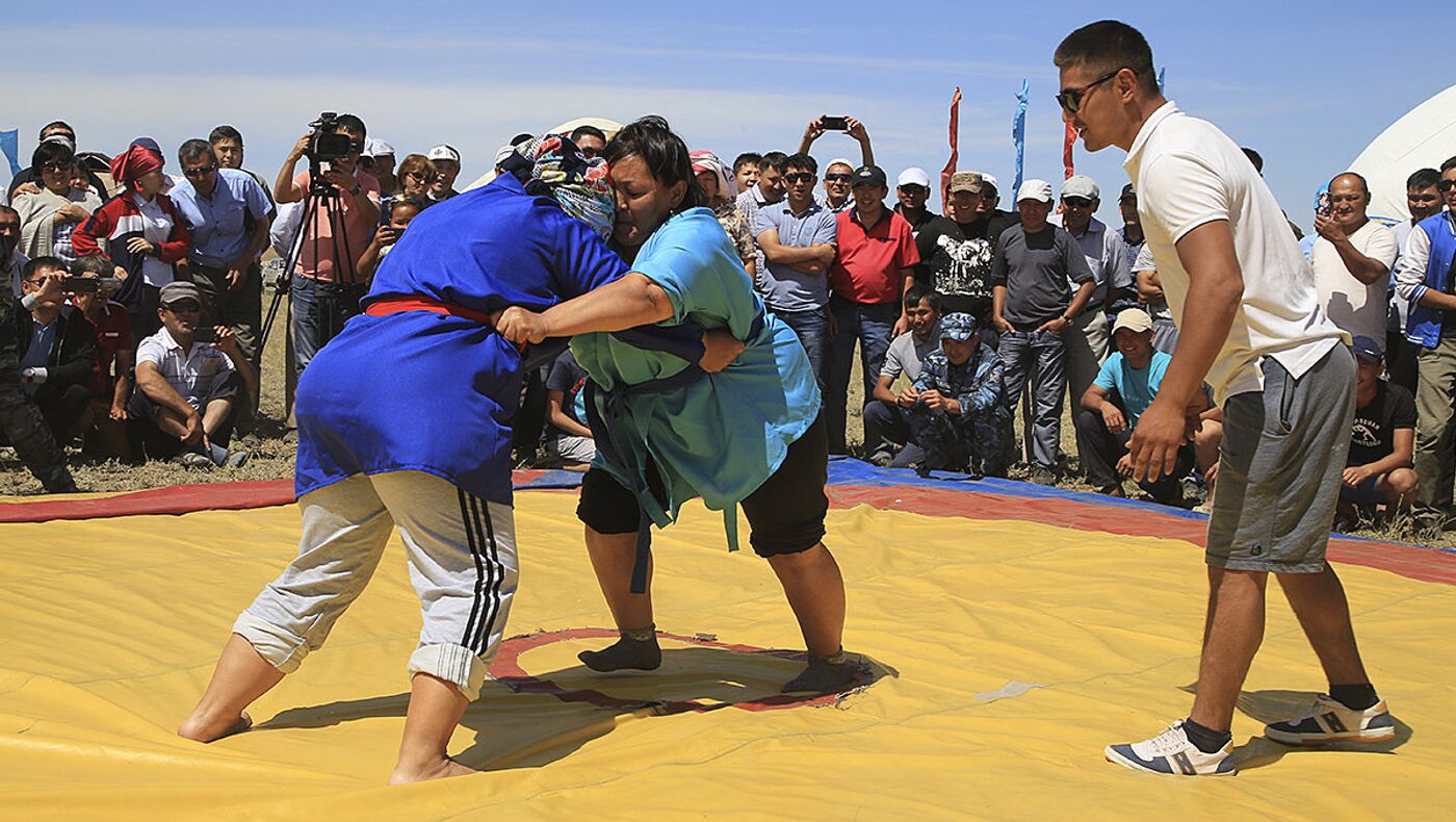 Туылу процесінің порносы Порно іште жатқан әйелді трахает