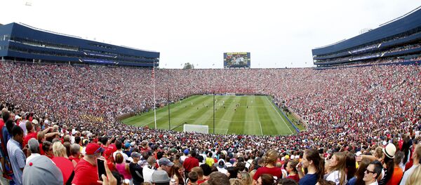 Стадион перед матчем ФК Реал Мадрид и Манчестер Юнайтед Стадион перед матчем ФК Реал Мадрид и Манчестер Юнайтед - Sputnik Казахстан