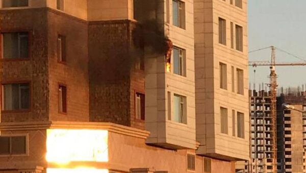 Балкон горит в жилом комплексе Highville в Астане - Sputnik Казахстан
