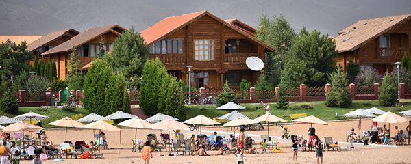 Архивное фото отдыхающих на Иссык-Куле Архивное фото отдыхающих на Иссык-Куле - Sputnik Казахстан