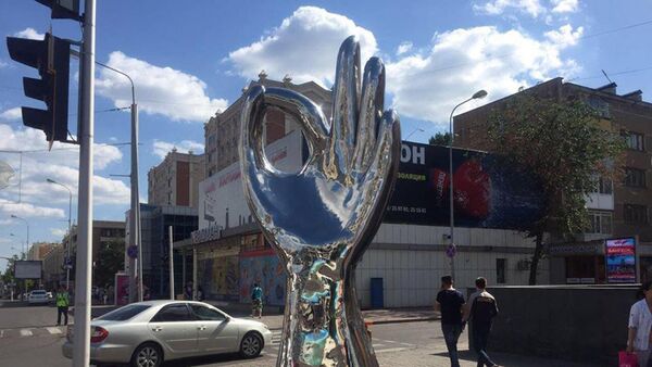 Рука с жестом ОК появилась в Астане - Sputnik Казахстан