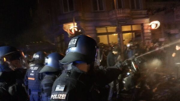 Третья ночь беспорядков в Гамбурге - Sputnik Казахстан