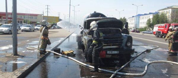 Газовоз загорелся на улице в Астане - Sputnik Казахстан