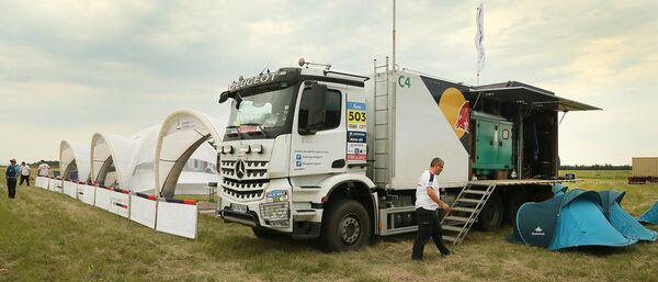 Участники ралли Шелковый путь в бивуаке в Костанае Участники ралли Шелковый путь в бивуаке в Костанае - Sputnik Казахстан