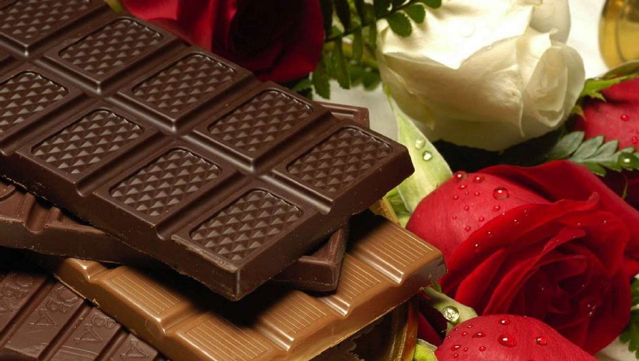 Ем шоколад плитками. Красивые шоколадки. Плиточный шоколад. Шоколад картинки. Шоколадная плитка.