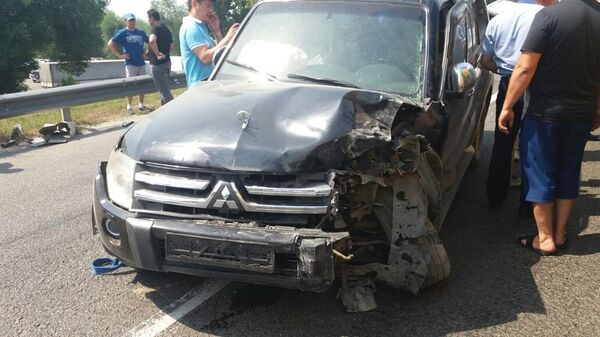 Водитель внедорожника устроил ДТП на мосту в Алматы Водитель внедорожника устроил ДТП на мосту в Алматы - Sputnik Казахстан