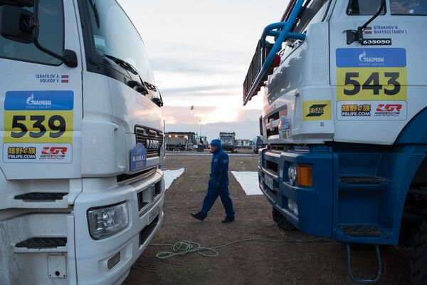 Участники ралли Шелковый путь в Астане - Sputnik Казахстан