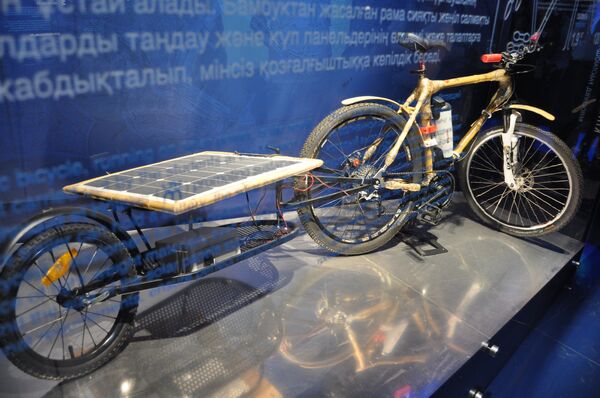 Велосипед на солнечных батареях в павильоне Монако на ЭКСПО - Sputnik Казахстан