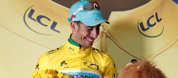 Фабио Ару после 12 этапа Тур де Франс Фабио Ару после 12 этапа Тур де Франс - Sputnik Казахстан