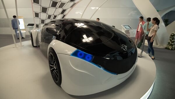 Автомобиль будущего в павильоне Узбекистана на ЭКСПО - Sputnik Казахстан