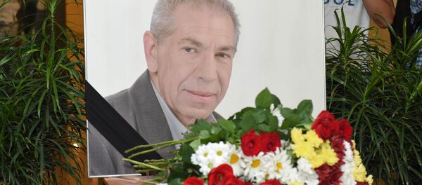 В Алматы прощаются с Владимиром Толоконниковым - Sputnik Казахстан