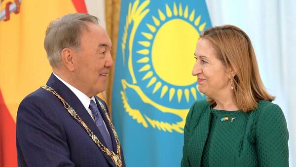 Нурсултана Назарбаева наградили орденом Изабеллы Католической - Sputnik Казахстан