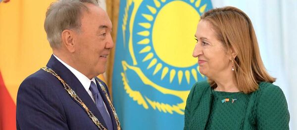 Нұрсұлтан Назарбаев орденмен марапатталды - Sputnik Қазақстан