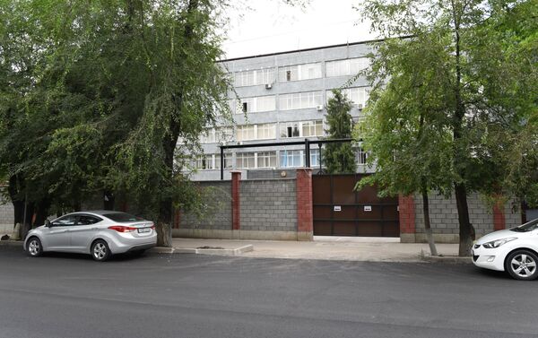 Здание Алмалинского РУВД обнесли забором - Sputnik Казахстан
