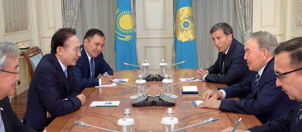 Встреча с экс-президентом Южной Кореи Ли Мен Баком - Sputnik Казахстан