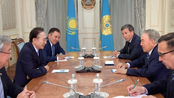 Встреча с экс-президентом Южной Кореи Ли Мен Баком - Sputnik Казахстан