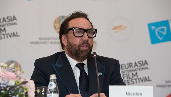 Николас Кейдж на пресс-конференции в Астане - Sputnik Казахстан