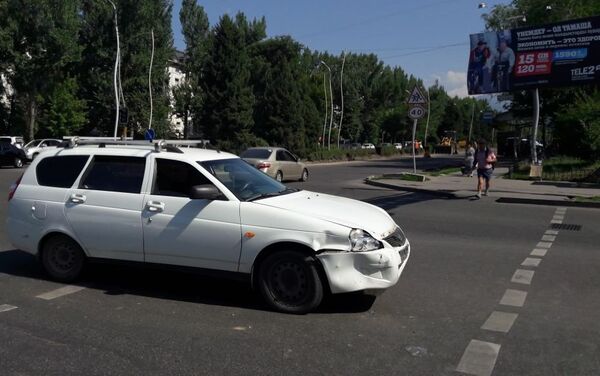 Лада сбила мотоцикл - Sputnik Казахстан