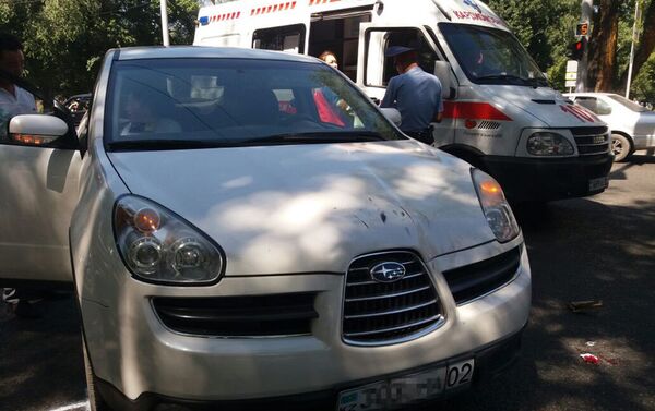Subaru сбила пятерых пешеходов на перекрестке в Алматы - Sputnik Казахстан