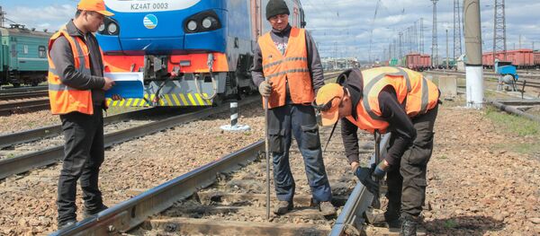 Ремонт железнодорожных путей Ремонт железнодорожных путей - Sputnik Казахстан